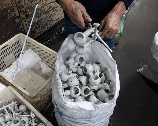 PVC Body and Internal Ball Mechanism A cutaway view of a valve showing the PVC body and the internal ball mechanism