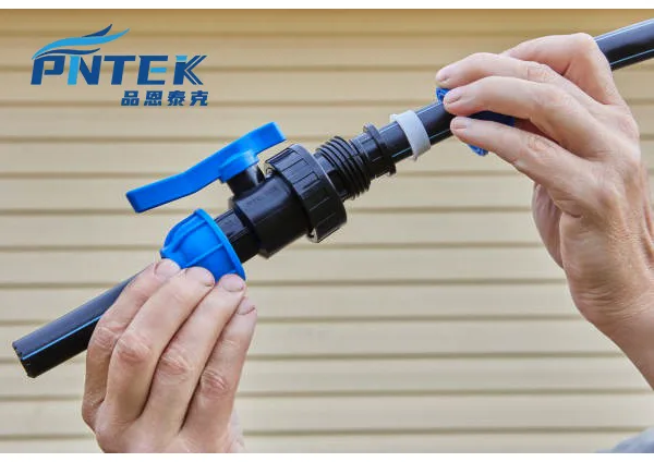 The Principle of a Compression Seal A cutaway diagram showing an o-ring being compressed to create a seal