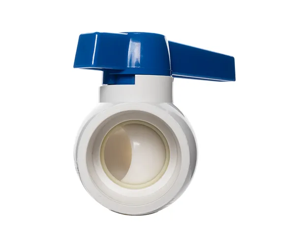 Fungsi Ball Valve PVC Sebuah ball valve PVC Pntek yang terpasang pada jalur pipa irigasi