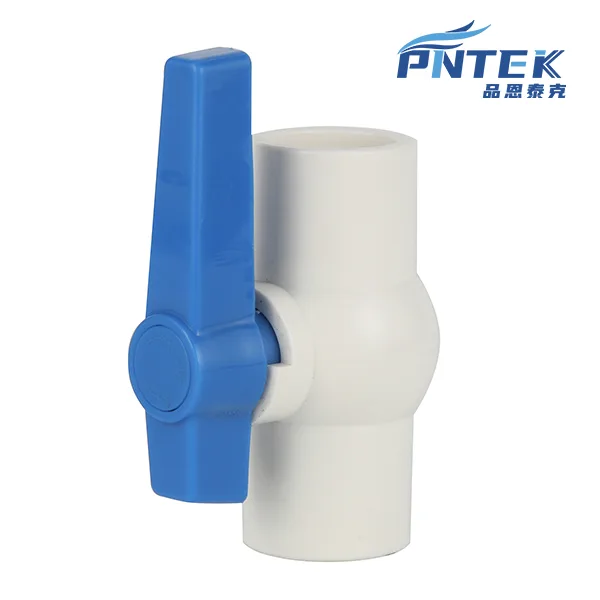 Flow Through Full Port and Standard Port Valves A diagram showing smooth, unrestricted flow through a full port valve versus constricted flow in a standard port valve
